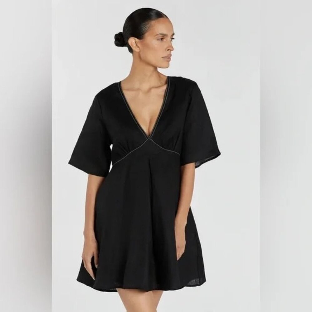 Black linen mini dress with V neckline - Picture 2 of 9